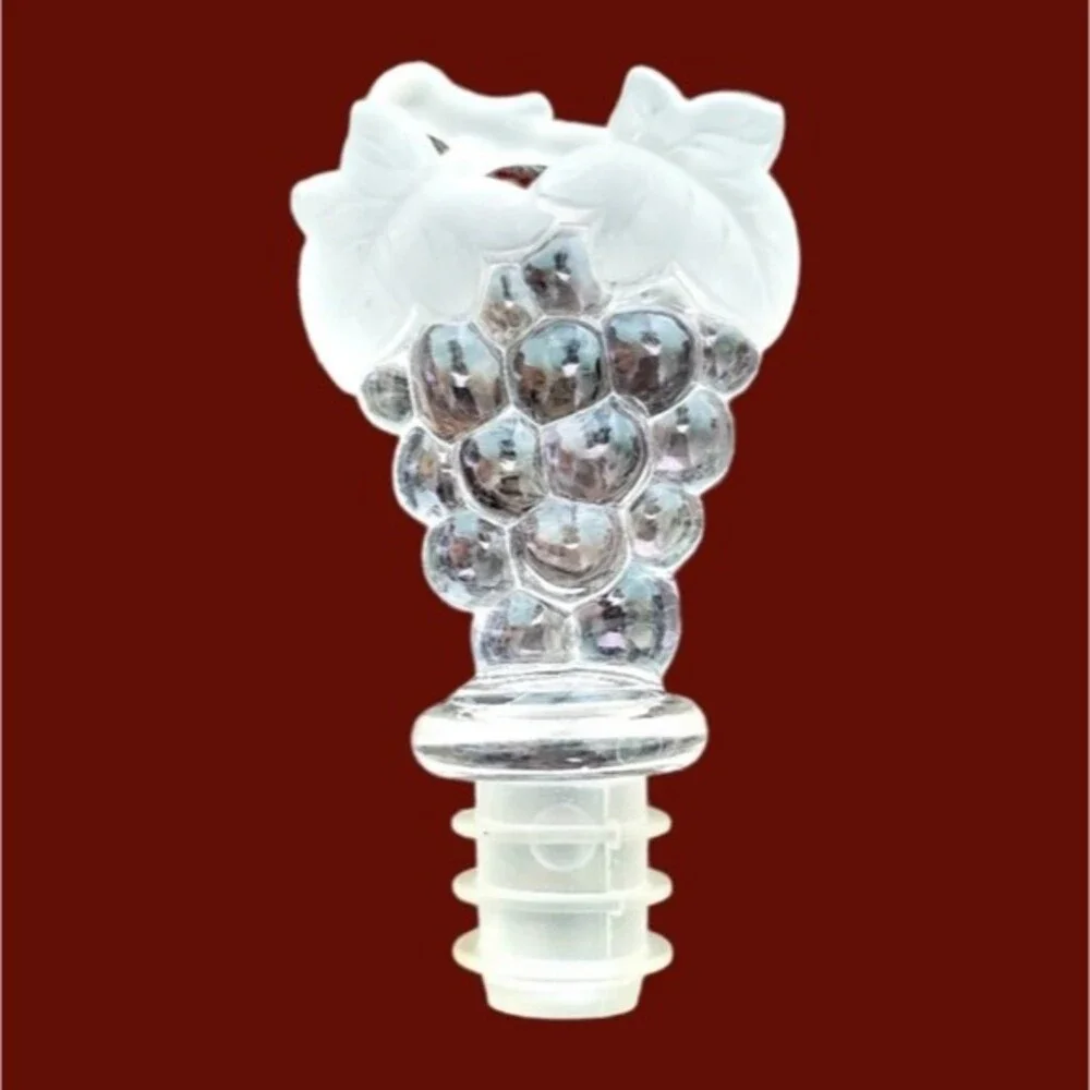Clear Bunch of Grapes Wine Topper